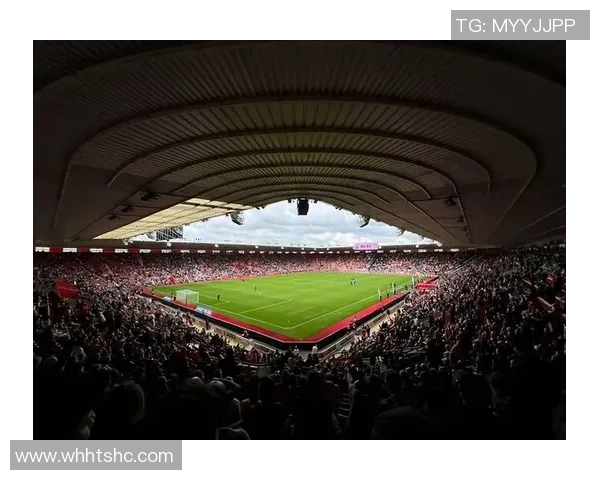 足球巨星炫酷拼接创意照片集锦展示球场内外独特魅力